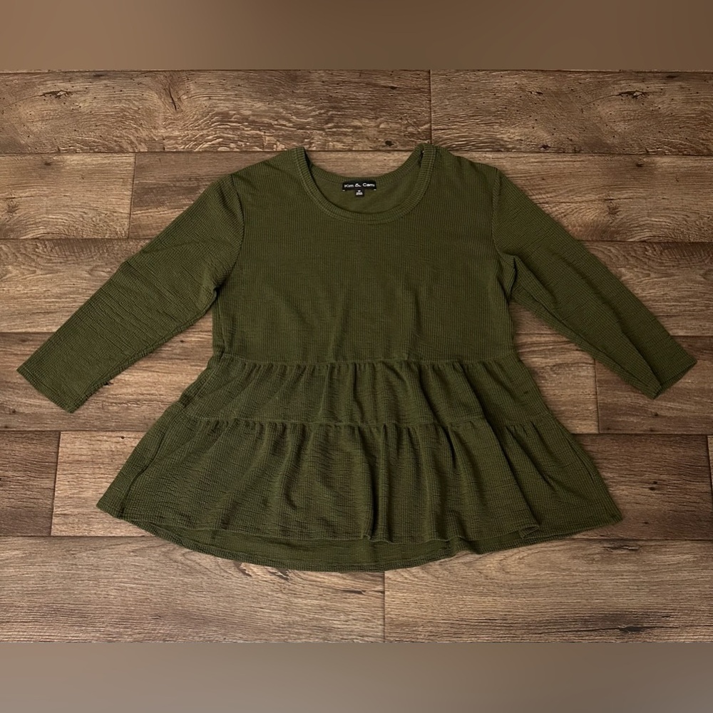 Kim & Cami Top 3/4 Sleeve Ruffle Baby Doll Top Army Green Size M
